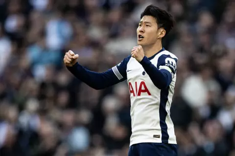 انضم لأرنولد ودي بروين.. سون أحدث الراحلين عن البريميرليج هذا الصيف